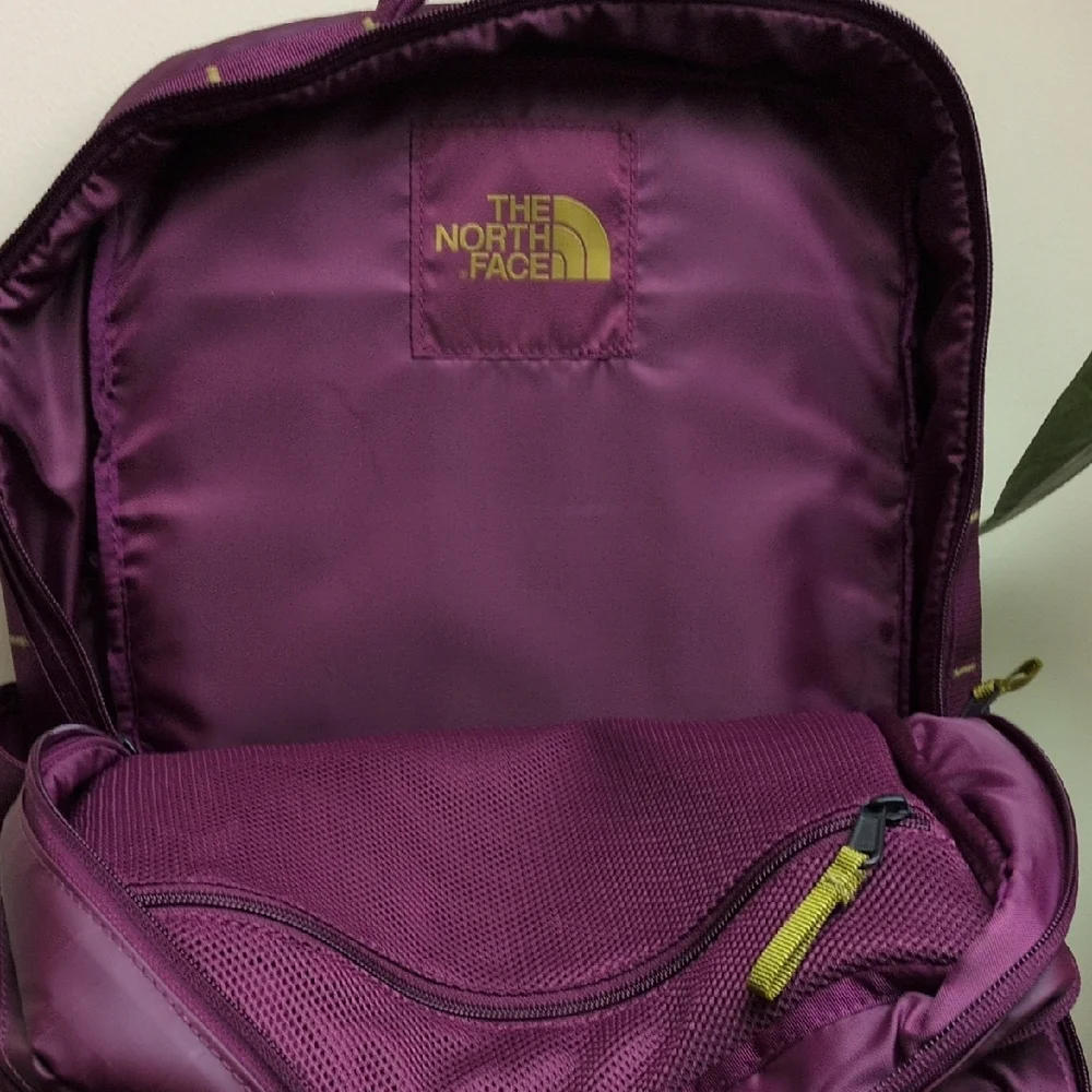 The North Face Maroon Backpack - Picture 3 of 7